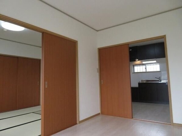 エステートロイヤルの物件内観写真